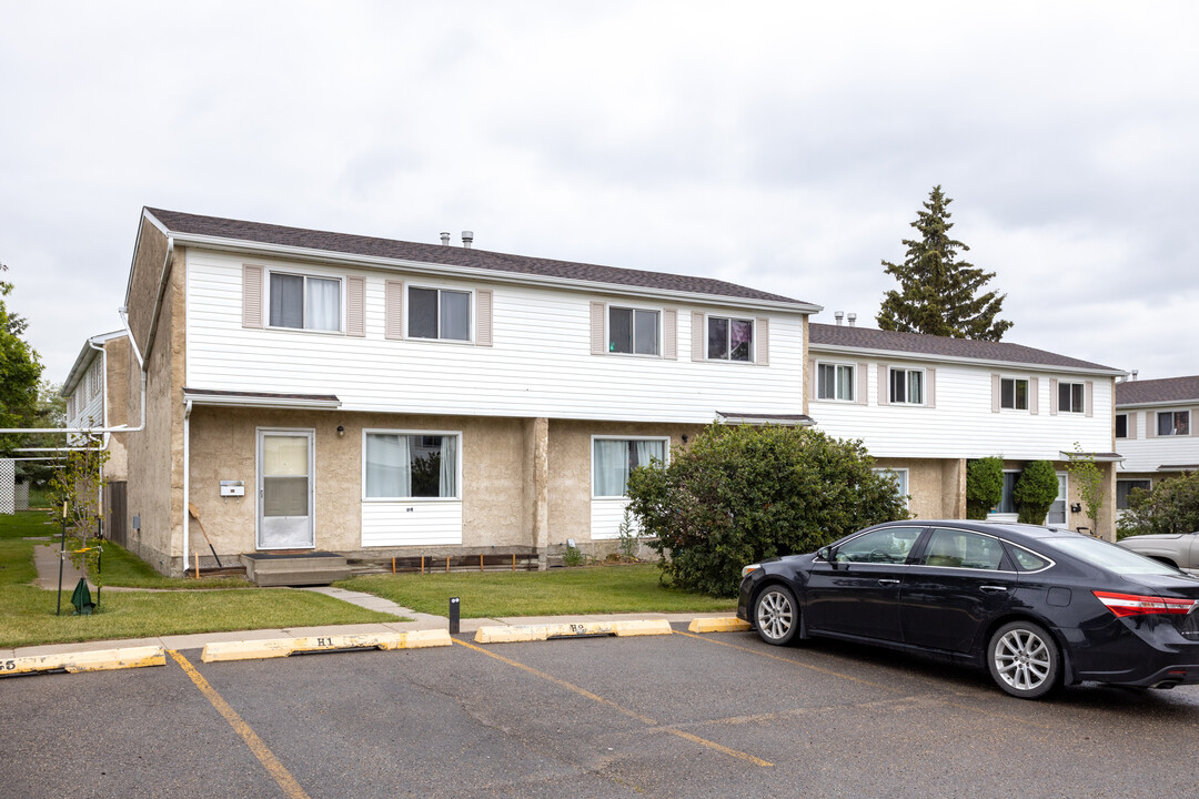 Normandeau Place Condominium in Red Deer, AB - Building Photo