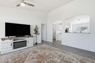 6411 N 81st Dr in Glendale, AZ - Building Photo - Building Photo