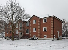 40 Ash St in Uxbridge, ON - Building Photo