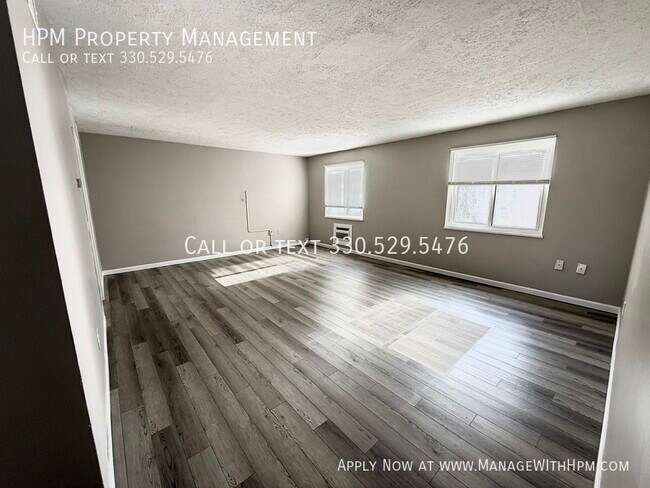 20586 Lorain Rd in Fairview Park, OH - Building Photo - Building Photo