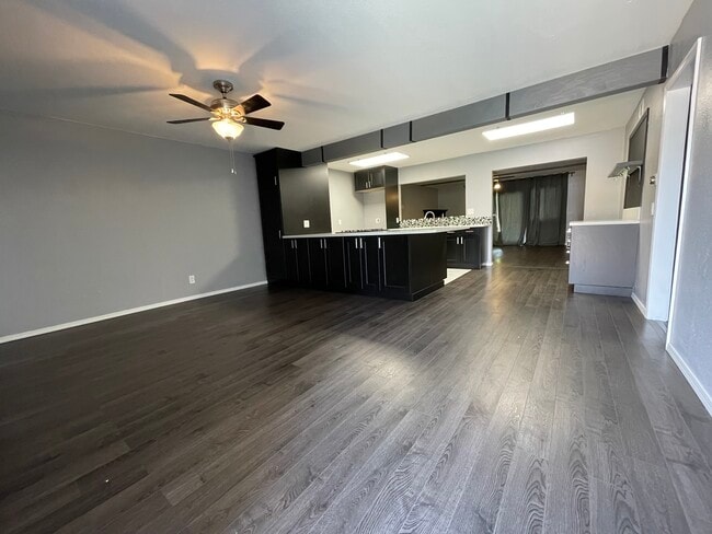 1686 Brentwood Dr in Corona, CA - Building Photo - Building Photo