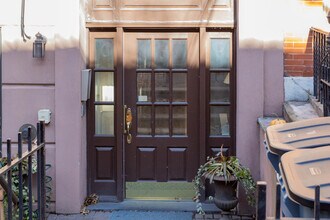 70 Sussex St in Jersey City, NJ - Foto de edificio - Building Photo