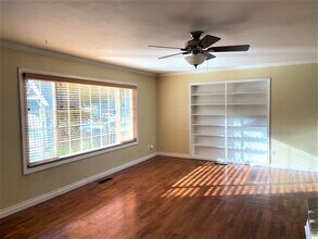 1300 Kenoyer Dr in Bellingham, WA - Building Photo - Building Photo