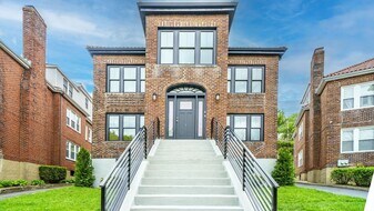 140 Columbia St in Brookline, MA - Building Photo