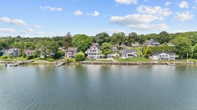 270 Elm St in Groton, CT - Building Photo - Building Photo