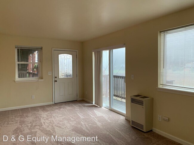 20600 Front St in Monte Rio, CA - Building Photo - Building Photo