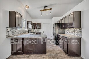 2052 S Jenny Ln W in Clearfield, UT - Building Photo