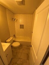 2211 W Illinois Ave in Dallas, TX - Building Photo - Building Photo