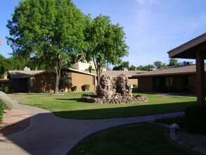 1718 E Campbell Ave, Unit #27 in Phoenix, AZ - Foto de edificio - Building Photo