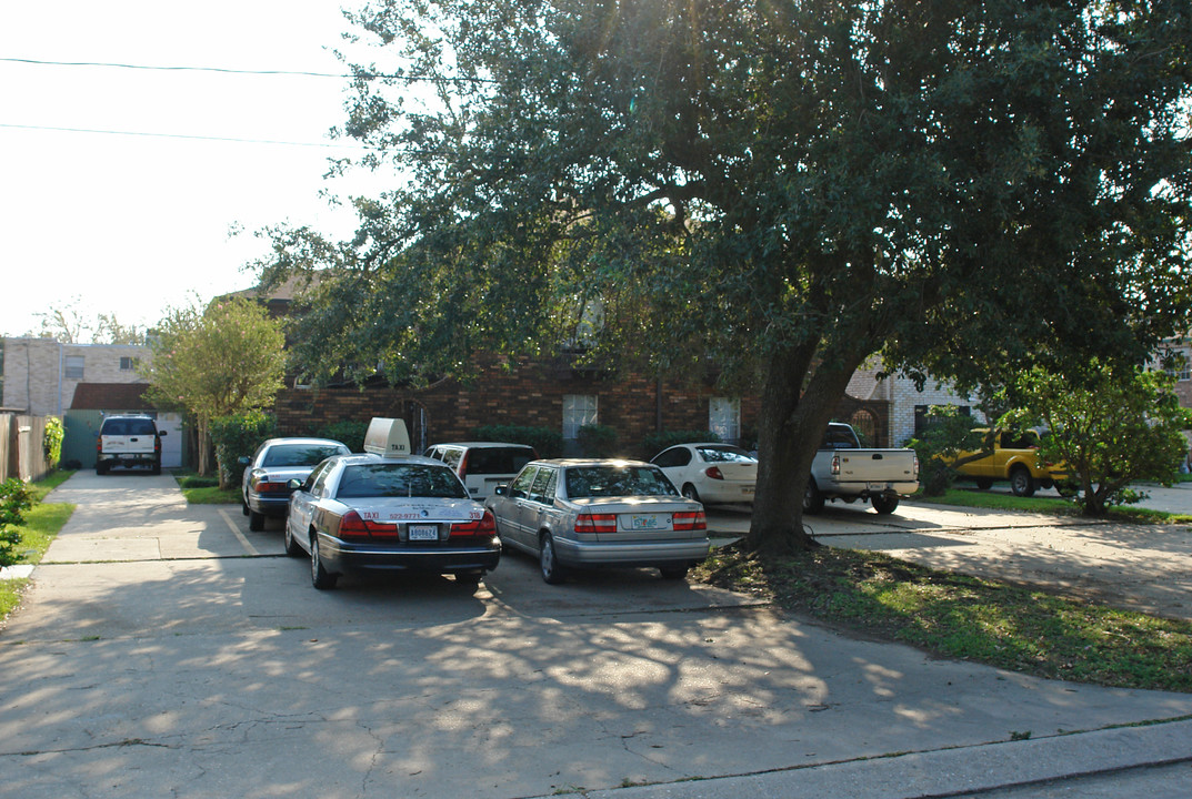 4443 Kent Ave in Metairie, LA - Building Photo