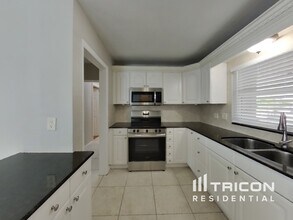 1456 Lakeview Dr in Tarpon Springs, FL - Building Photo - Building Photo
