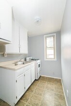 Brentwood Towne Apartments in Pittsburgh, PA - Building Photo - Building Photo