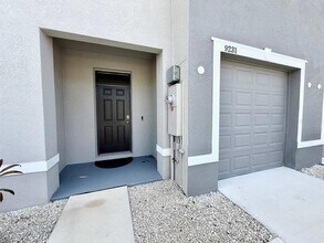 9231 Rock Harbour Wy in Tampa, FL - Building Photo - Building Photo