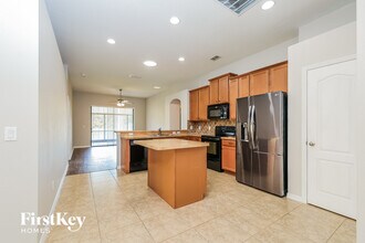 2708 Eagle Cliff Dr in Kissimmee, FL - Foto de edificio - Building Photo