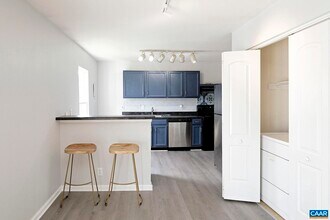 1217 Villa Ln in Charlottesville, VA - Building Photo - Building Photo