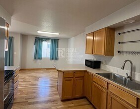 1044 Winona Cir in Loveland, CO - Building Photo - Building Photo