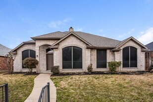 6606 Stamps St in Rowlett, TX - Building Photo