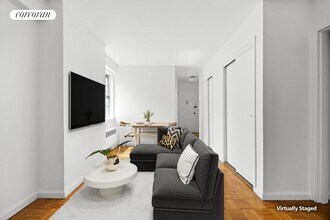 245 E 35th St in New York, NY - Building Photo - Building Photo