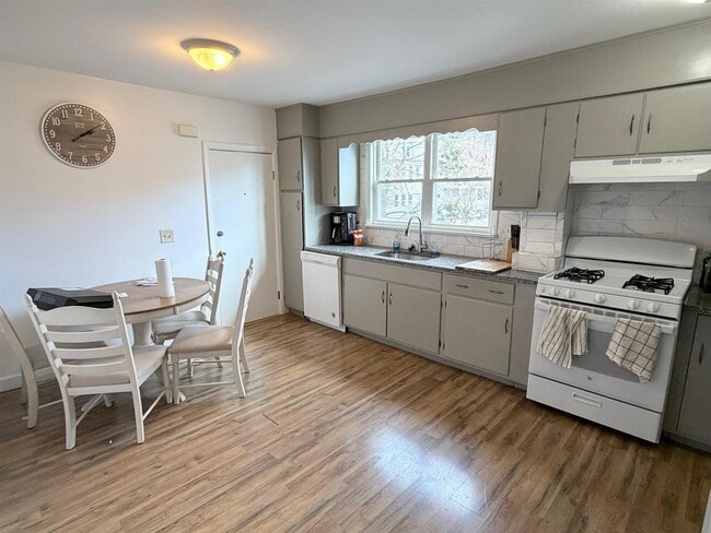 27 Conwell Ave, Unit 2 in Somerville, MA - Building Photo - Building Photo