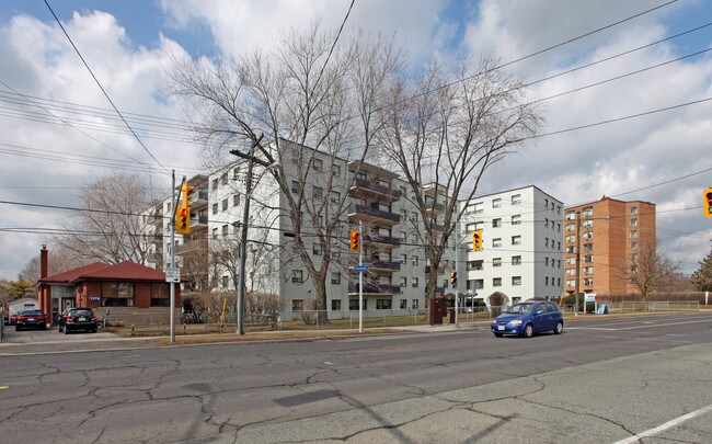1284 Danforth Rd in Toronto, ON - Building Photo - Building Photo