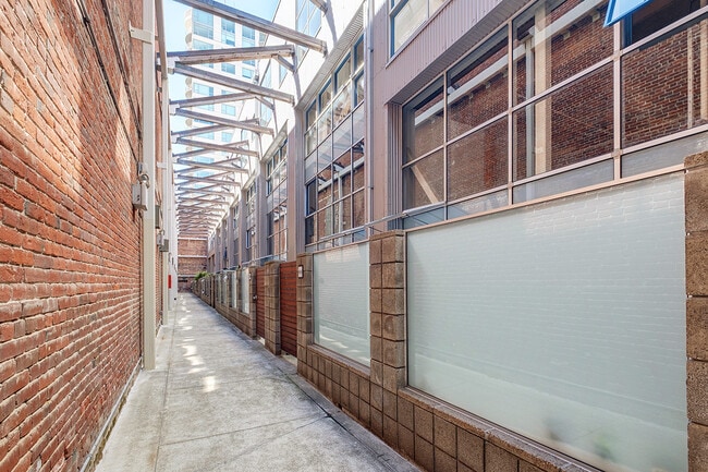 650 Delancey St in San Francisco, CA - Building Photo - Building Photo