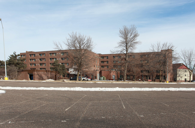 North Park Plaza in Minneapolis, MN - Building Photo - Building Photo