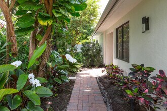 2601 Sheltingham Dr in Wellington, FL - Building Photo - Building Photo