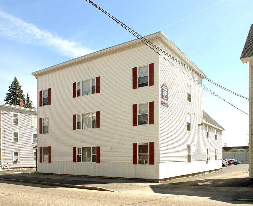 Red Oak Apartments in Manchester, NH - Foto de edificio