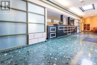 4205 Shipp Dr in Mississauga, ON - Building Photo - Building Photo