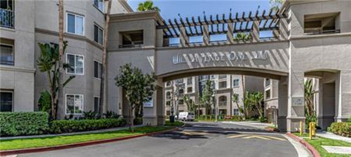 2366 Scholarship in Irvine, CA - Building Photo