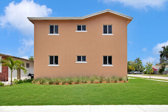 1521 N 23rd Ave, Unit #2 - First Floor in Hollywood, FL - Building Photo - Building Photo