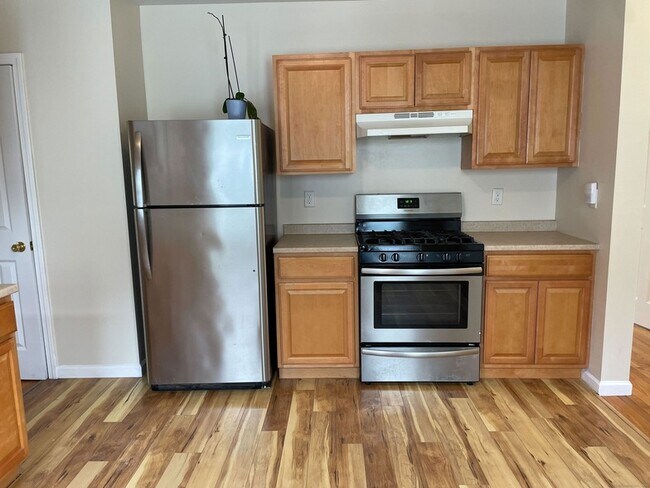 41 Fairfield St, Unit 3 in New Haven, CT - Building Photo - Building Photo