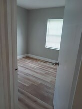 1516 E Frontenac St in Park City, KS - Foto de edificio - Building Photo