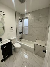 5355 S Wood St in Chicago, IL - Building Photo - Building Photo