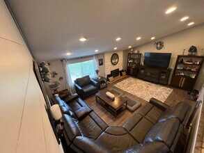 2052 S 1125 E in Bountiful, UT - Foto de edificio - Building Photo