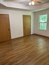 5690-5692 N Gray Ln in Ozark, MO - Building Photo - Building Photo
