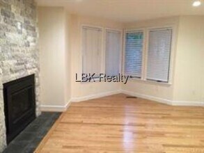 51 C Jackson St in Newton, MA - Building Photo - Building Photo