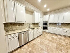 6515 Bandera Ave in Dallas, TX - Building Photo - Building Photo