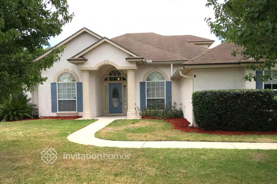 12027 Brandon Lake Dr in Jacksonville, FL - Building Photo