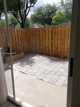 10740 NW 83rd St in Doral, FL - Foto de edificio - Building Photo