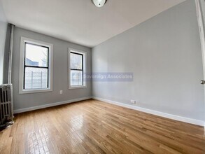 24 Thayer St in New York, NY - Building Photo - Building Photo