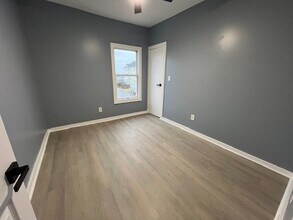 18 Beach St in Fairhaven, MA - Foto de edificio - Building Photo