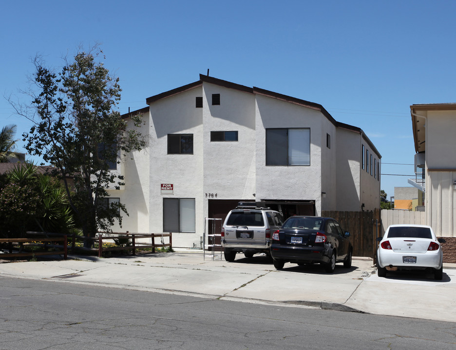 3704 Madison Ave in San Diego, CA - Foto de edificio