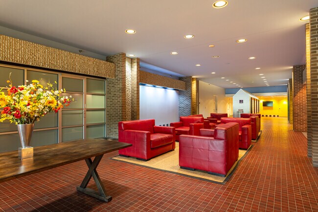 Century Towers Apartments in Kansas City, MO - Foto de edificio - Interior Photo