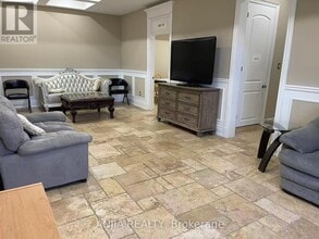 83 Elm Ave in Richmond Hill, ON - Building Photo - Building Photo