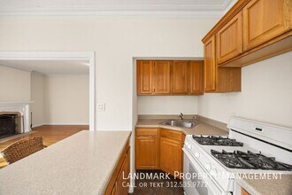 5464 S Cornell Ave in Chicago, IL - Building Photo - Building Photo