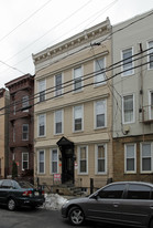 513 26th St Apartments