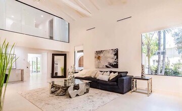 201 Bedford Dr in Beverly Hills, CA - Building Photo - Building Photo