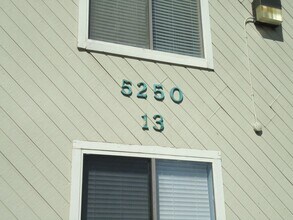 5250 S Huron Way in Littleton, CO - Building Photo - Building Photo