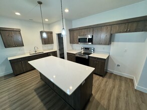 2080 W 1755 S in West Haven, UT - Building Photo - Building Photo